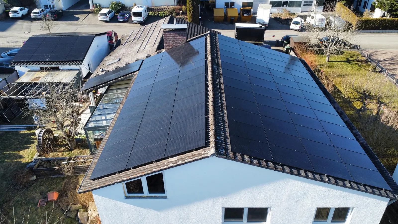 Large photovoltaic system on a pitched roof